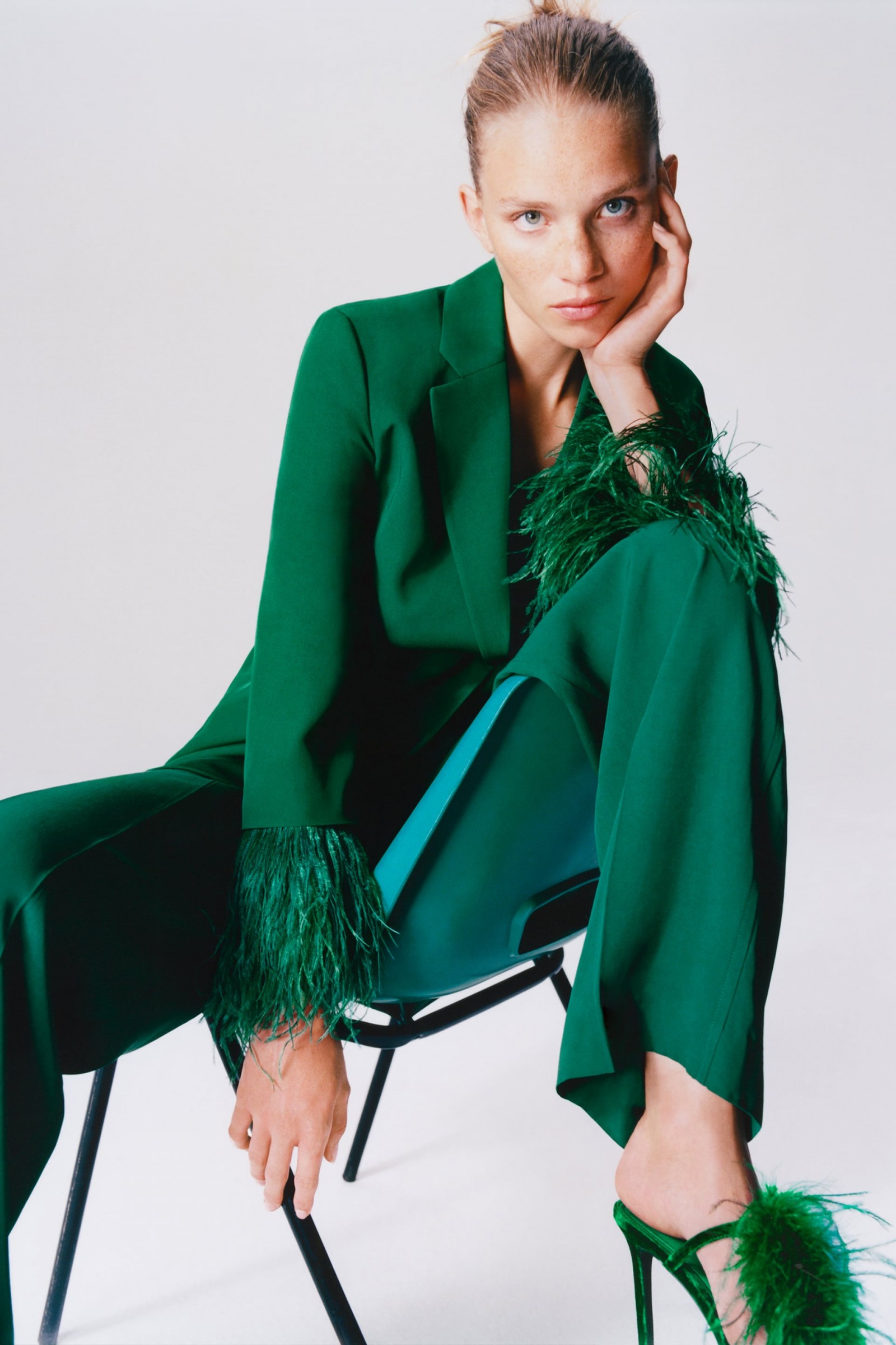 ÁO KHOÁC BLAZER DÁNG SUÔNG TAY PHỐI LÔNG VŨ