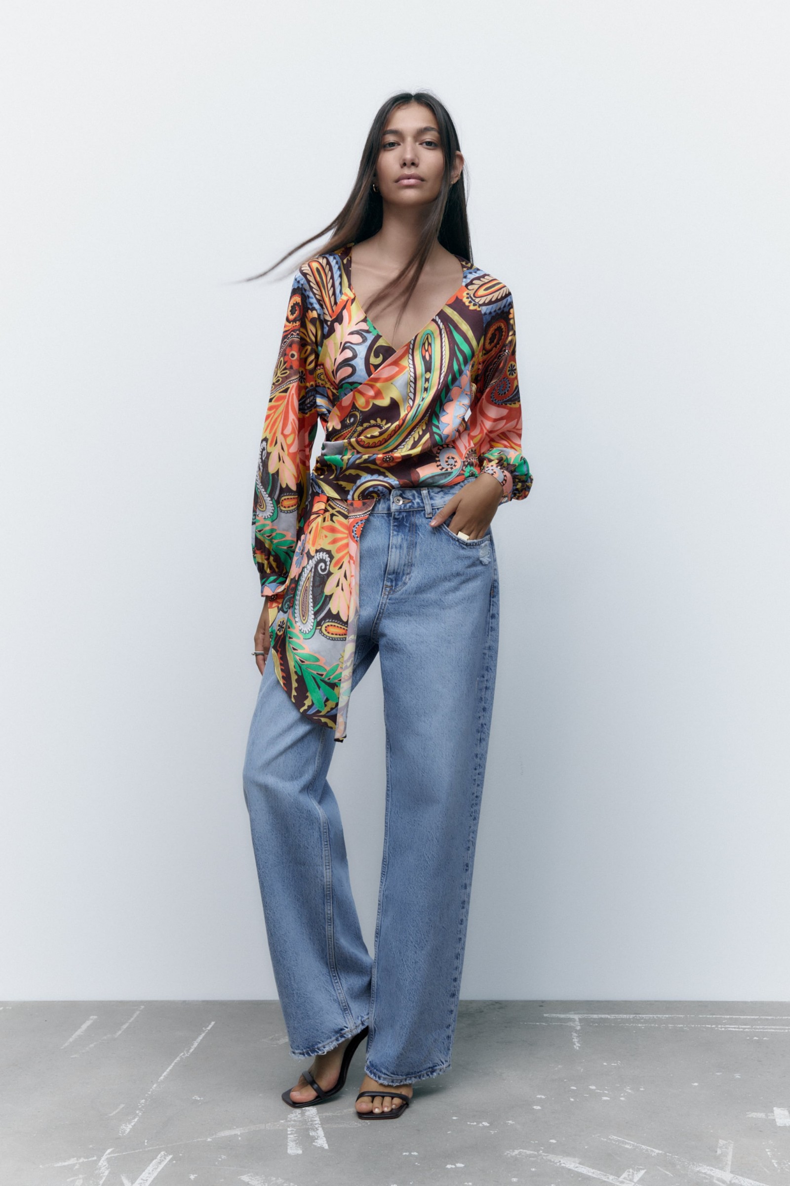 ÁO VẠT CHÉO PHỐI HOẠ TIẾT